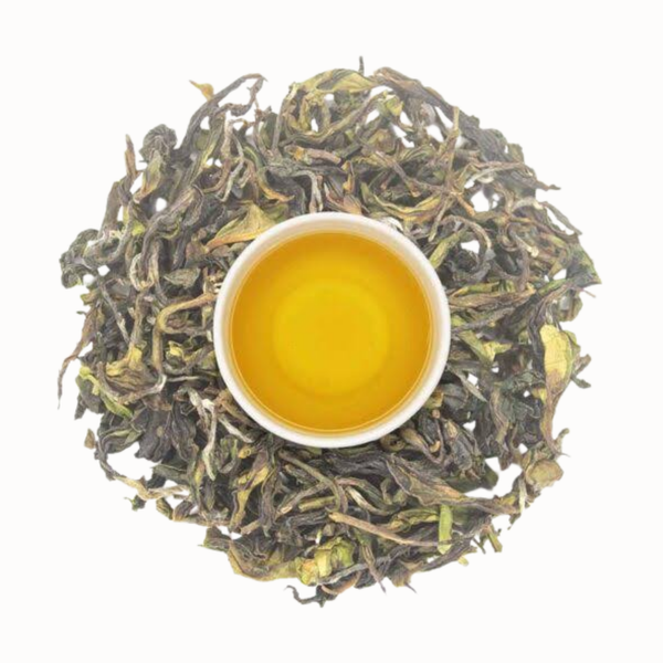 Twilight White Oolong – Speciality Darjeeling Oolong Tea brewed tea serving suggestion